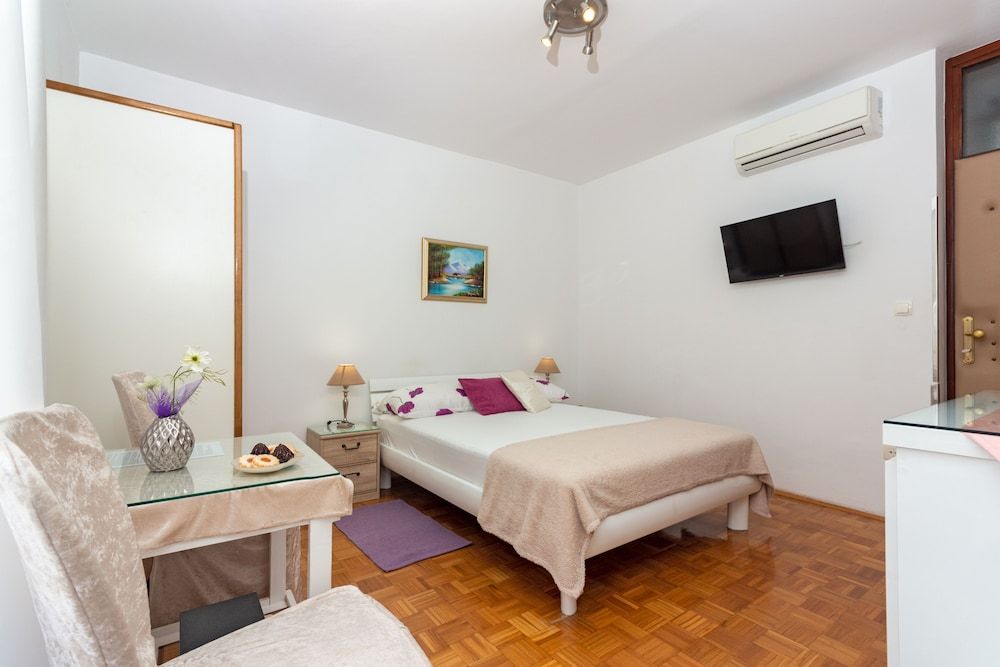 undefined Apartments Cordis