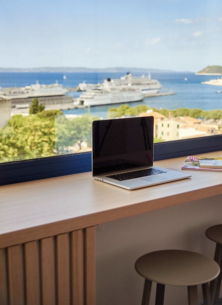 Up There Deluxe Double Room, Sea View 4