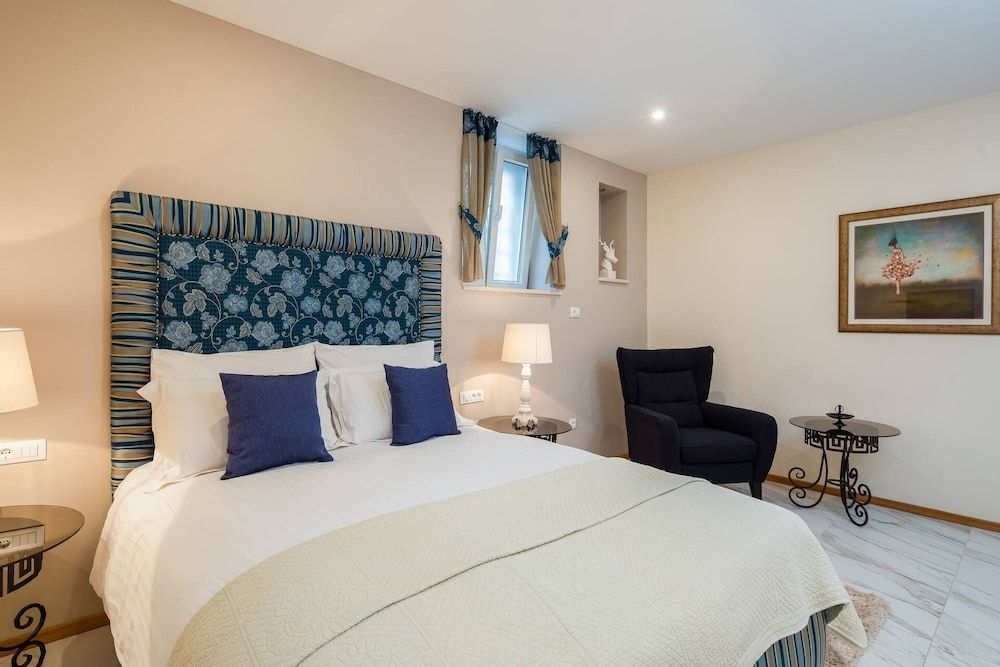 Zephyrus Boutique Accommodation Classic Double Room, 1 Queen Bed, Courtyard View, Courtyard Area 2