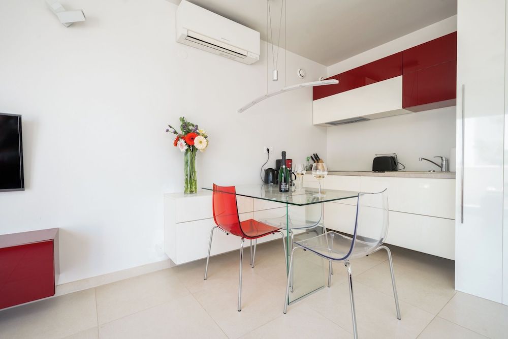 undefined Palace Lidija 7