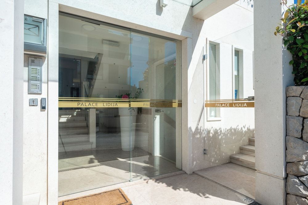 undefined Palace Lidija 3
