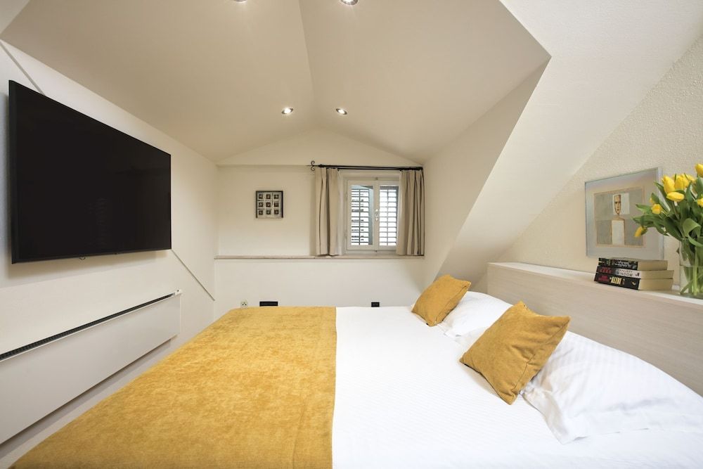 Palmotta Palace 4* Superior Apartment, 1 Bedroom 3