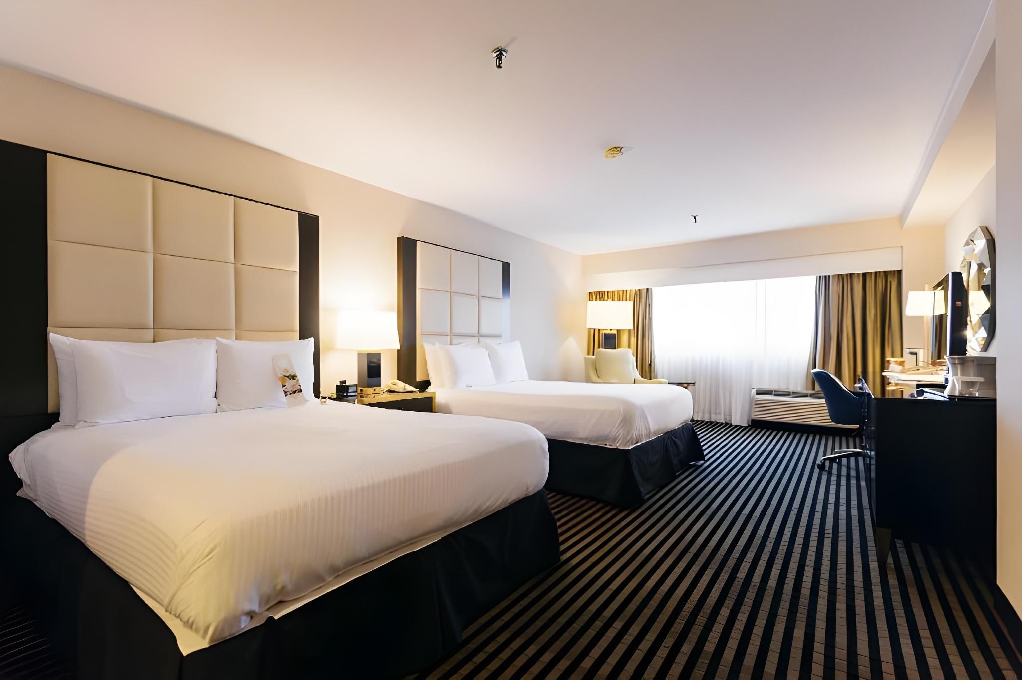 APA Hotel Woodbridge 2 Queen Beds Accessible  2