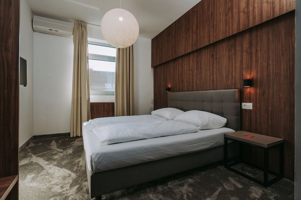 Hotel Slisko Standard Double Room, 1 Queen Bed (Low budget)