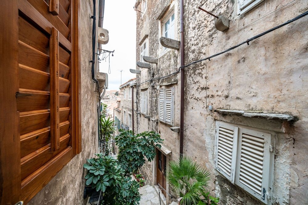 undefined Apartments Plaza 7