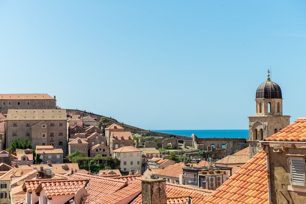 undefined Apartments Plaza 3