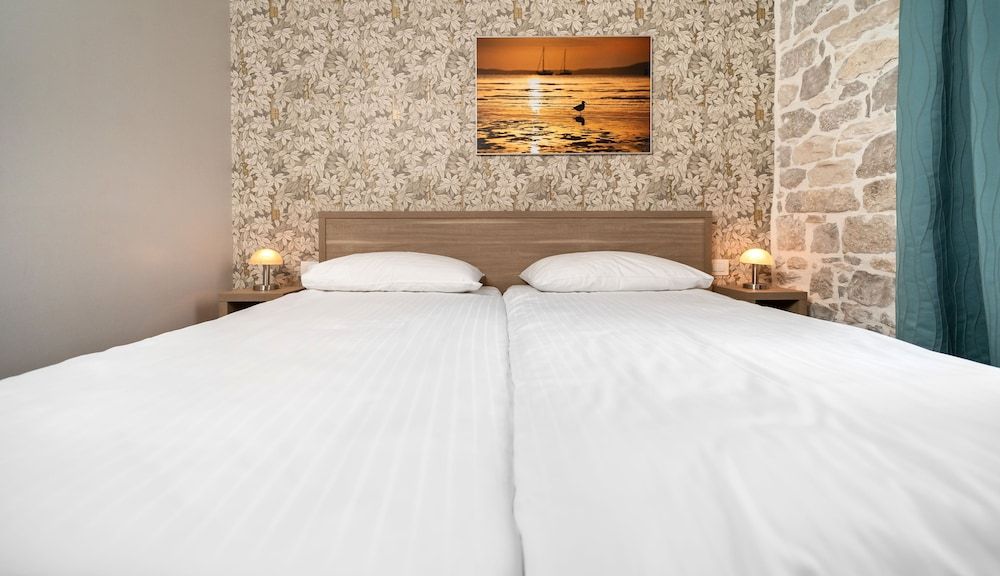 Tifani Luxury Rooms 2 Double or Twin Room 11