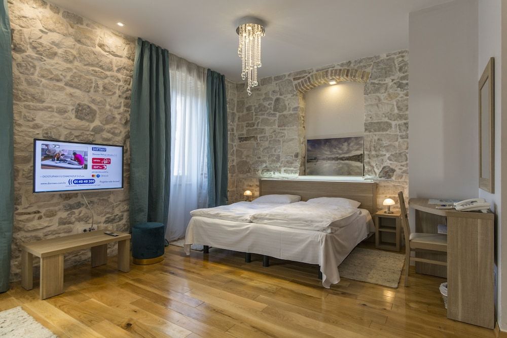 undefined Tifani Luxury Rooms 2 2
