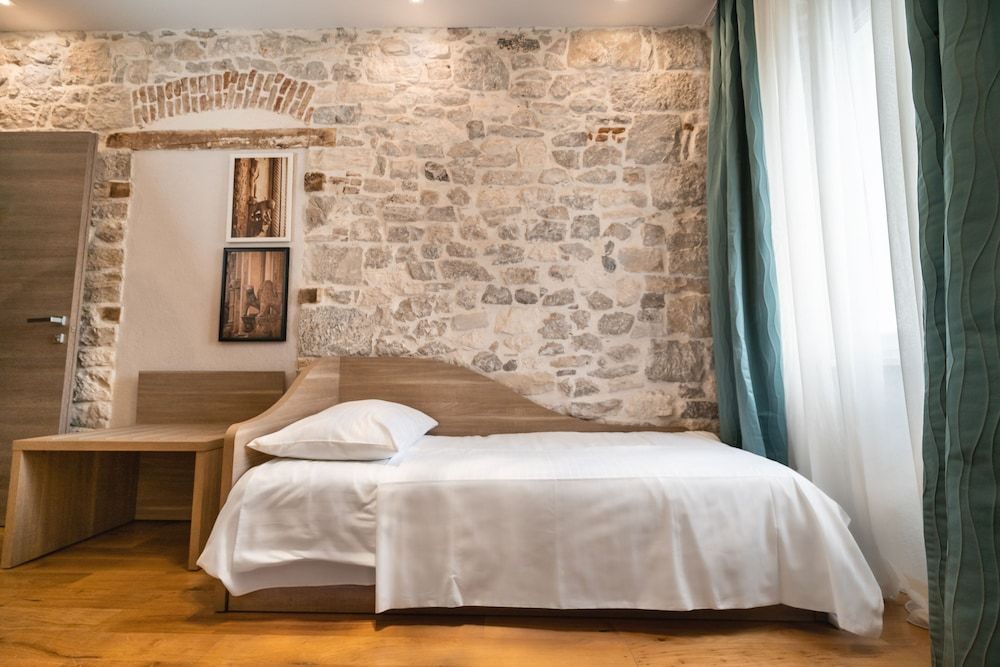 undefined Tifani Luxury Rooms 2 8