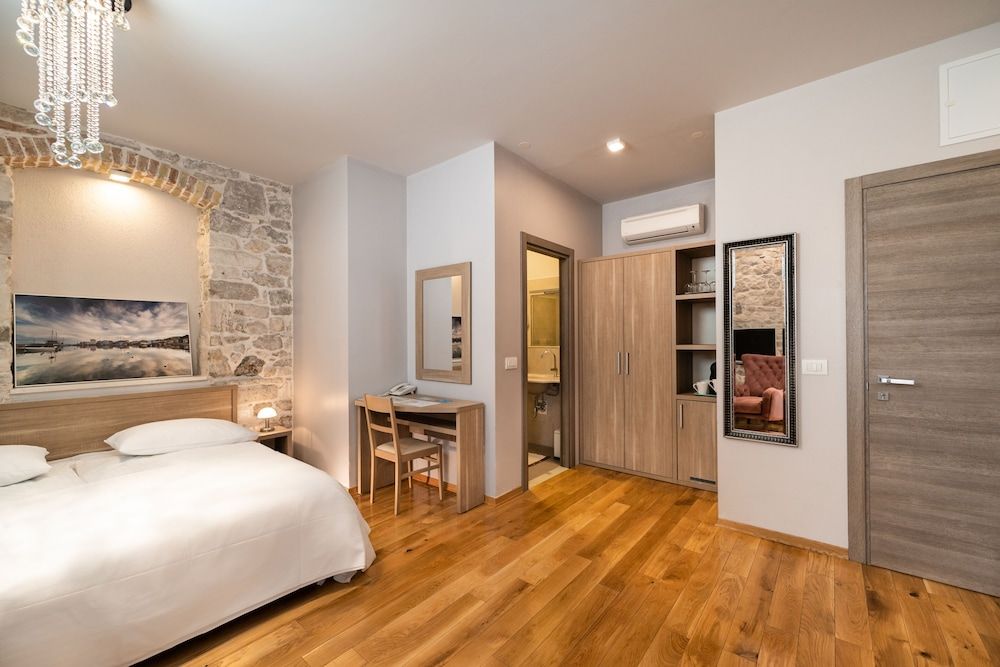 undefined Tifani Luxury Rooms 2 9