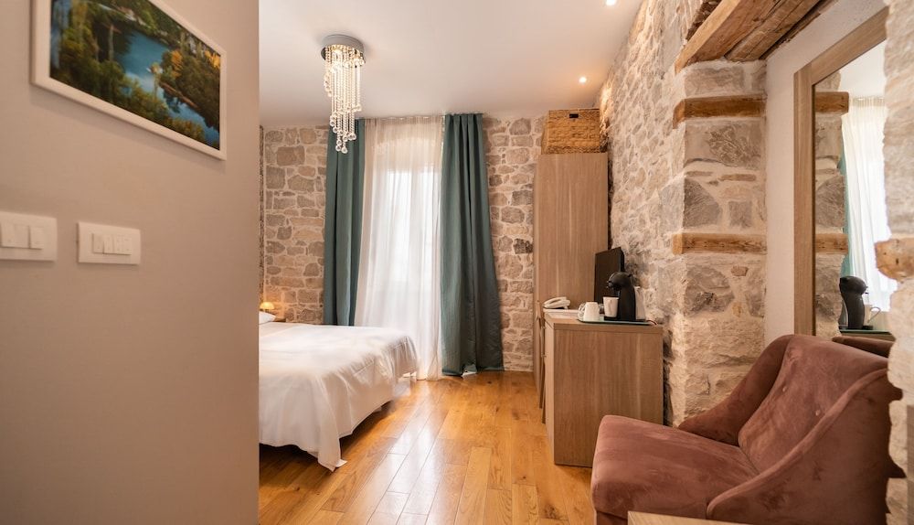 Tifani Luxury Rooms 2 Double or Twin Room 32