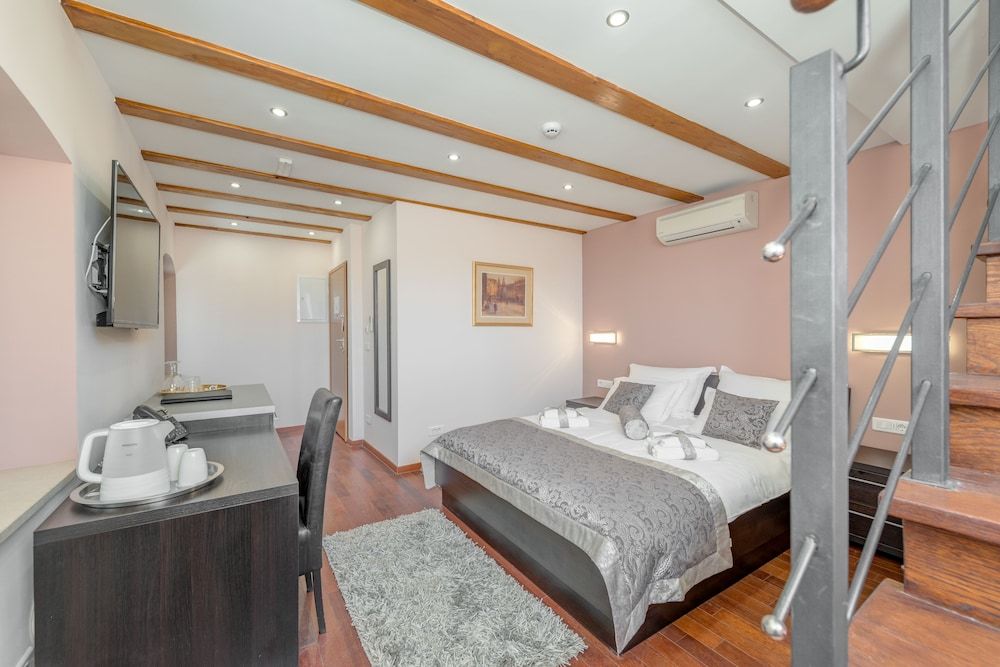 undefined Palace Suites Heritage Hotel – Adults Only 7