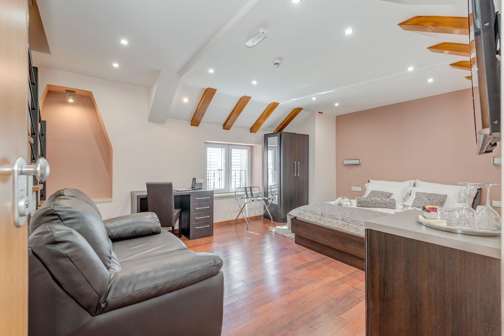 undefined Palace Suites Heritage Hotel – Adults Only 8