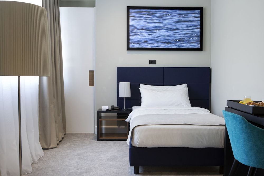 undefined Marvie Hotel & Health 8