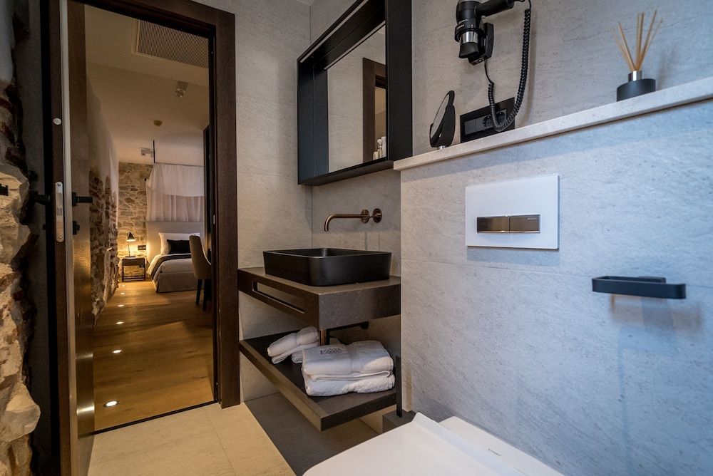 Murum Boutique Hotel Superior Double or Twin Room 1 (Old town view) 4