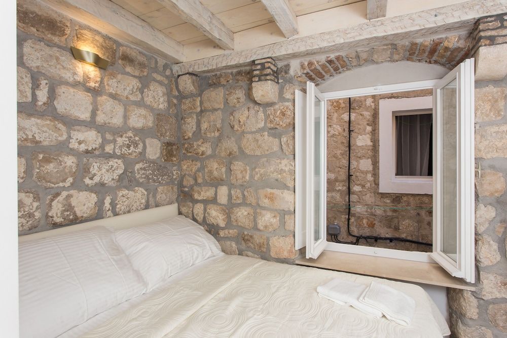 undefined Apartments Bottega 8