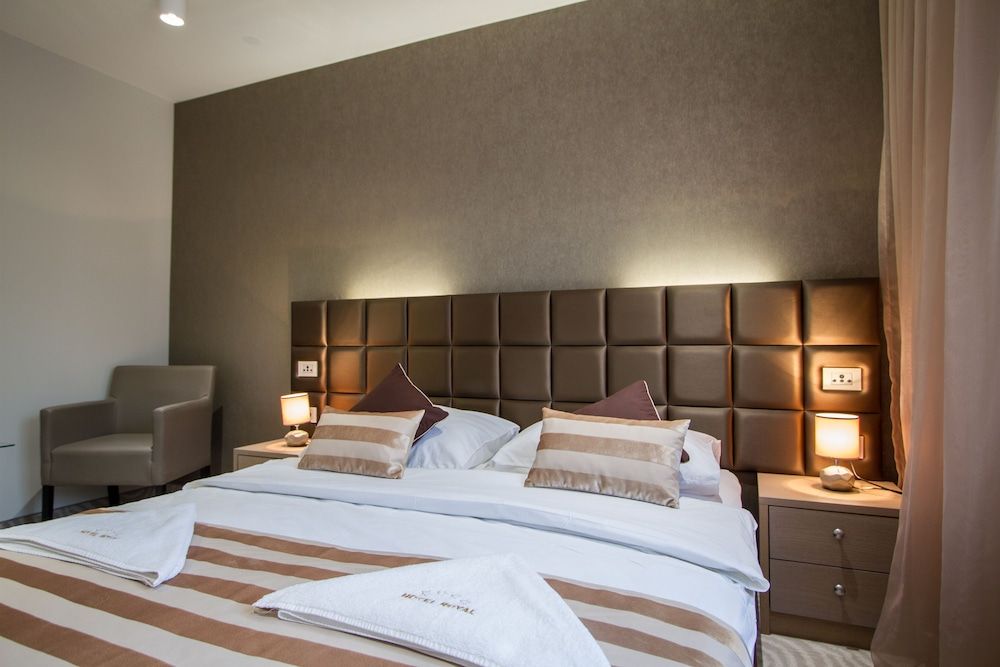 Royal Airport Hotel Suite