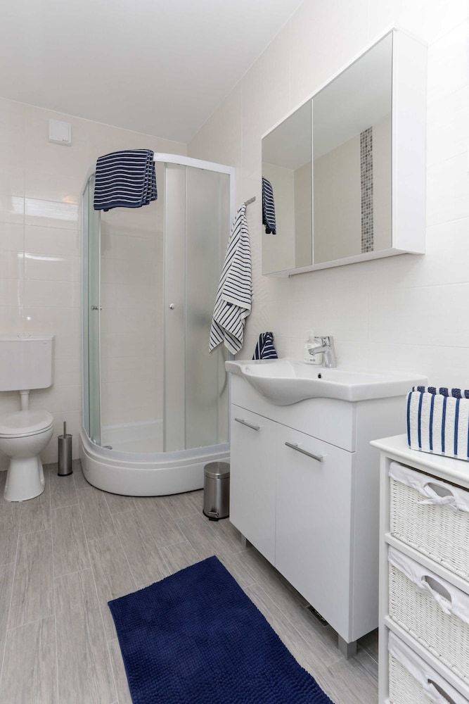 Apartments Villa Karmen Apartment (One-Bedroom Apartment) 4