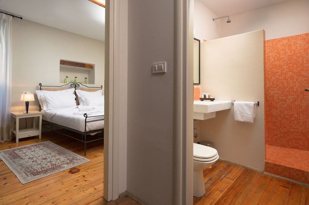 Traditional Townhome, 3 Bedrooms, Fireplace, City View
