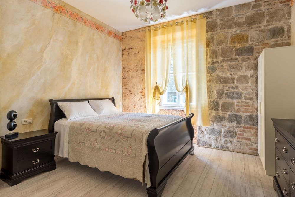 PIETRA ROSSA Luxury Rooms Standard Double Room