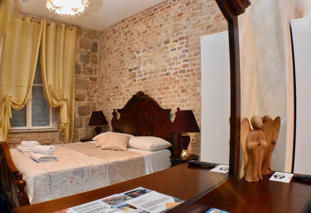PIETRA ROSSA Luxury Rooms Standard Double Room 16
