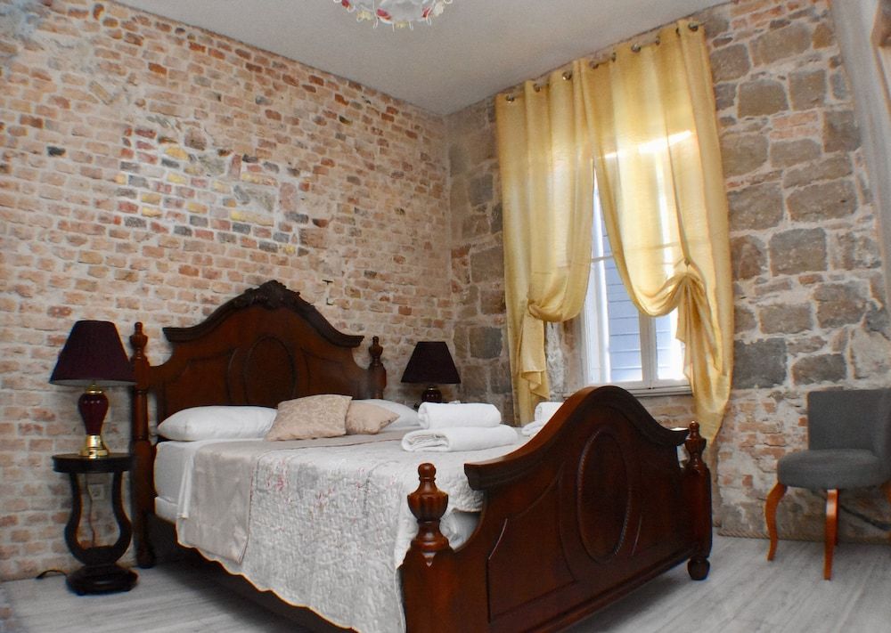 PIETRA ROSSA Luxury Rooms Standard Double Room 15