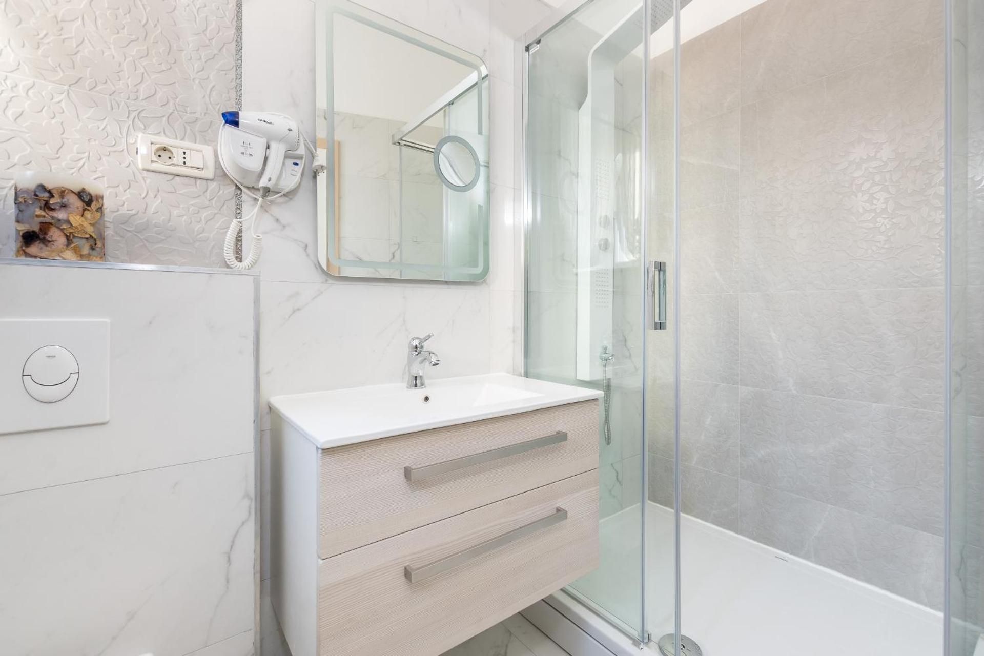 undefined PIETRA ROSSA Luxury Rooms 6