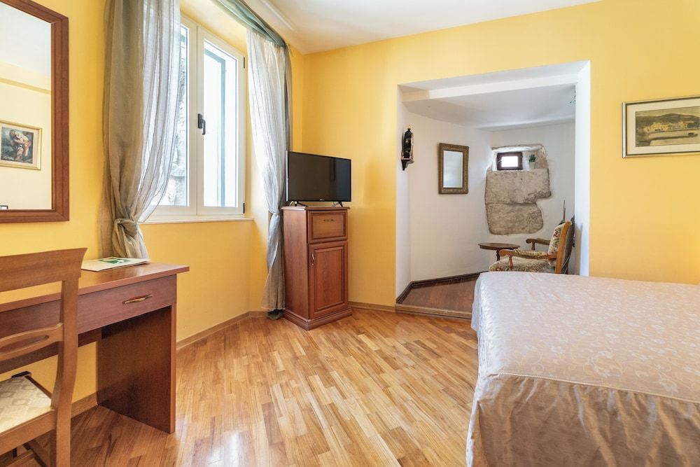 Hotel Peristil Superior Double Room 16