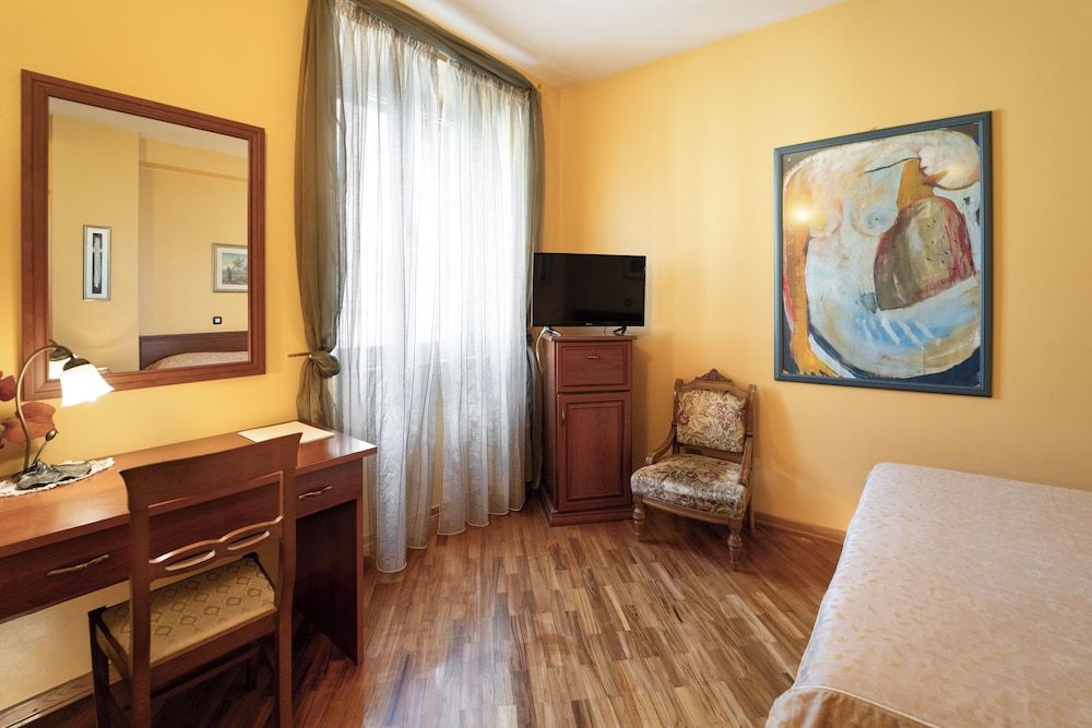 Hotel Peristil Superior Double Room 11