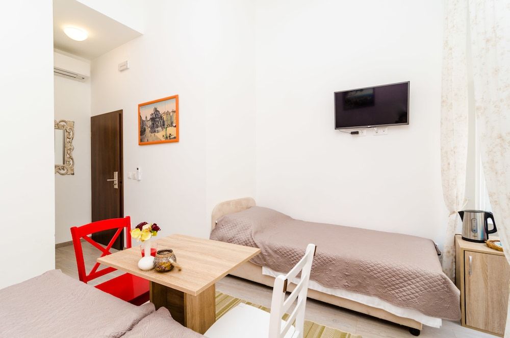 Rooms Tezoro Triple Room, City View 2