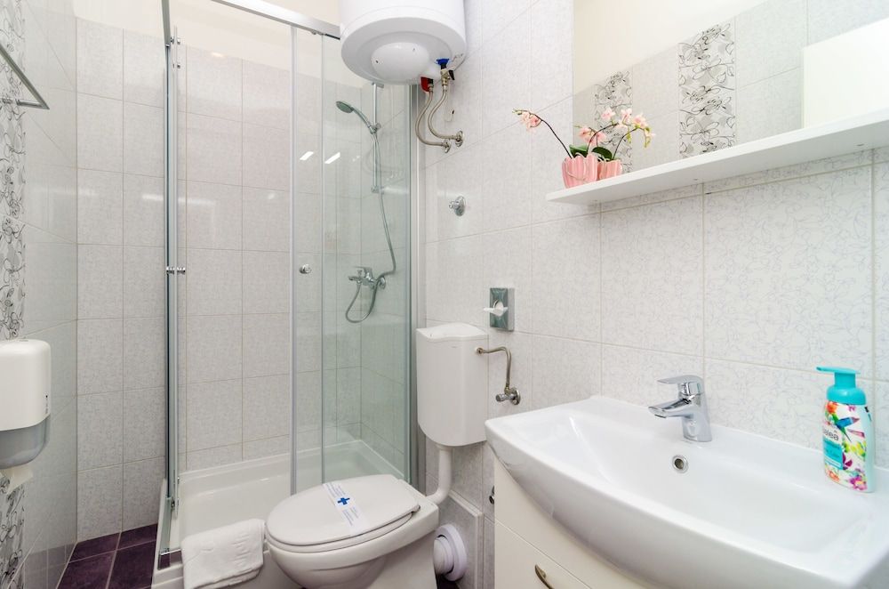 Rooms Tezoro Triple Room, City View 4