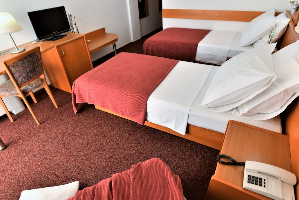 Hotel Alkar Comfort Double or Twin Room, Park View 2