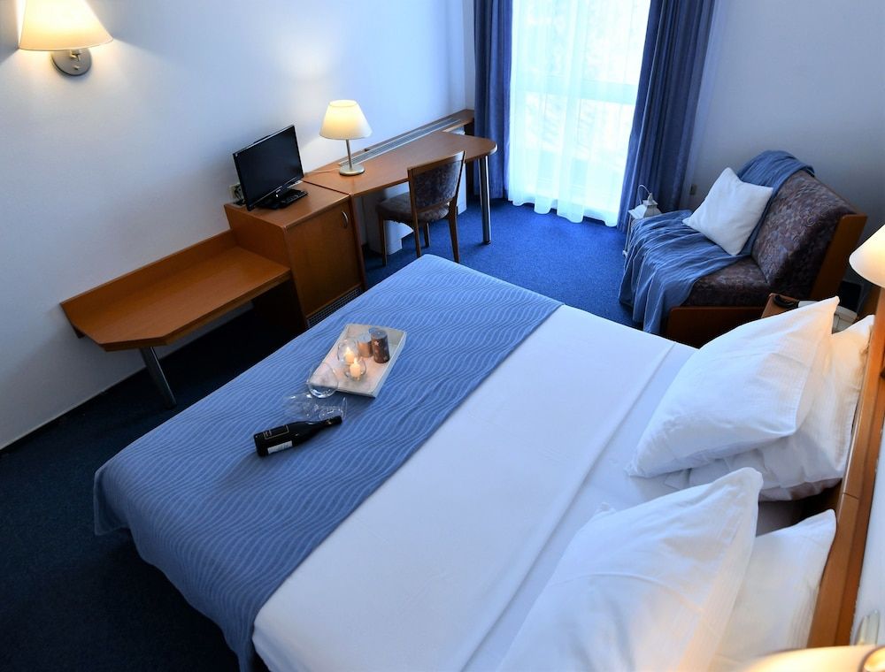 Hotel Alkar Comfort Double or Twin Room, Park View