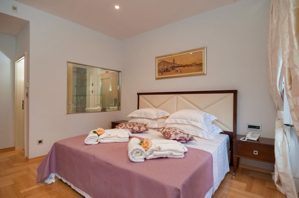 undefined Heritage Hotel Antique Split 10