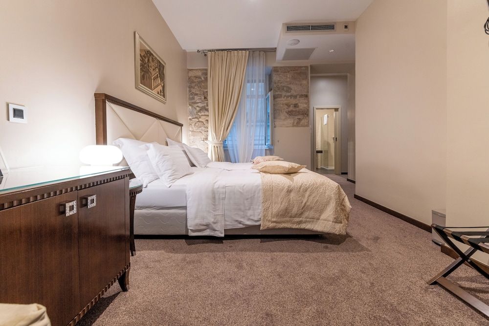 Heritage Hotel Antique Split Superior Double or Twin Room 7