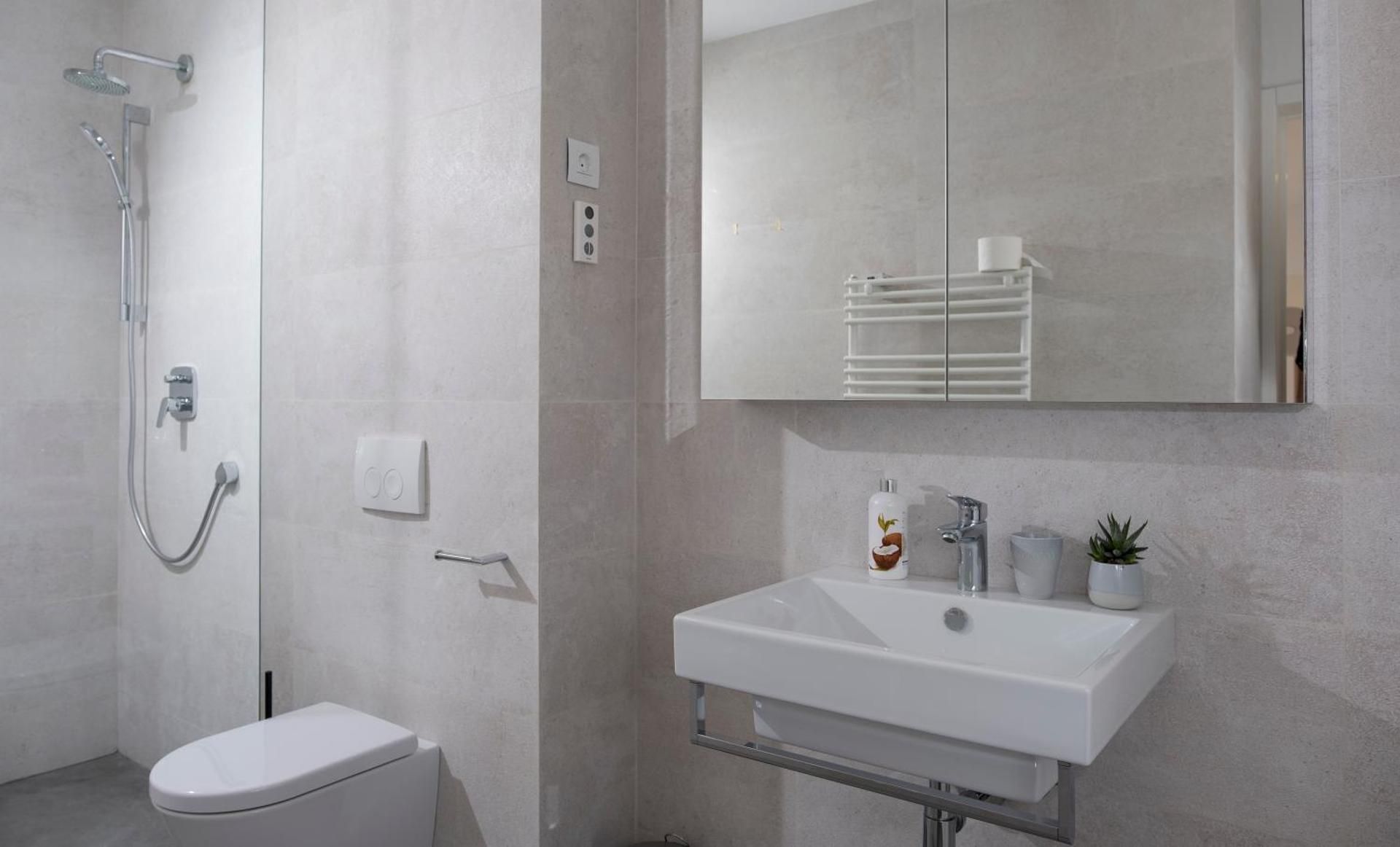 Private Entrance - Three-Bedroom Apartment with Balcony and Sea View