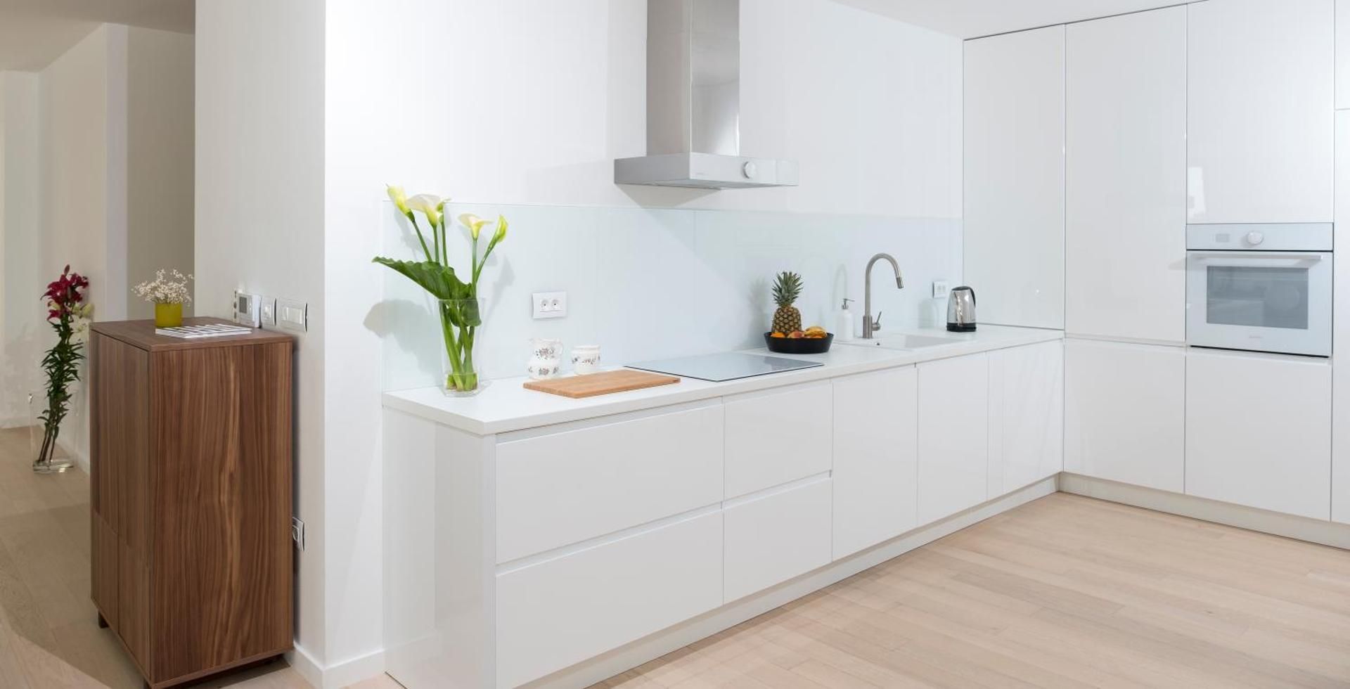 Private Entrance - Two-Bedroom Apartment with Terrace and Sea View