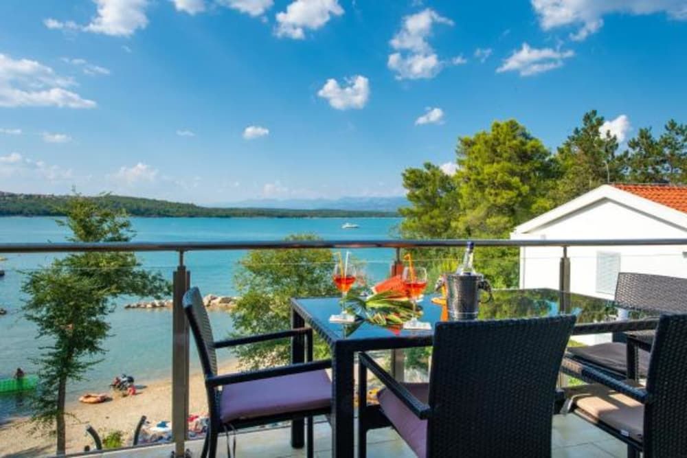 Soline Bay Seashore Residence Executive Three Bedroom Apartment, Balcony, Sea view 4