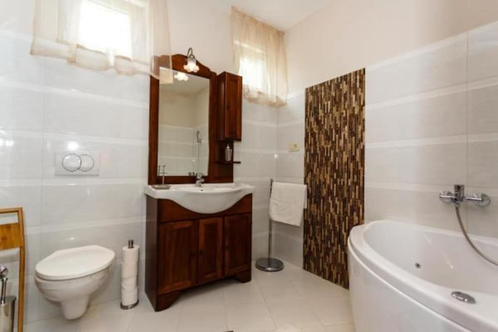 Soline Bay Seashore Residence Executive King Apartment, Terrace, Sea view 2