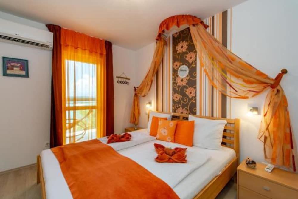 Soline Bay Seashore Residence Luxury Apartment, 2 Bedrooms, Balcony, Sea View 3