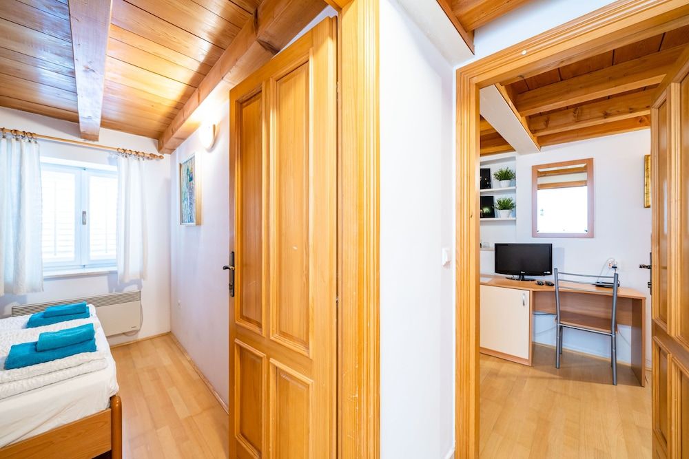 Apartments Foteza Apartment, 2 Bedrooms, City View (Duplex) 15