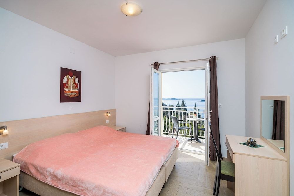 Apartment (Superior One-Bedroom Apartment)