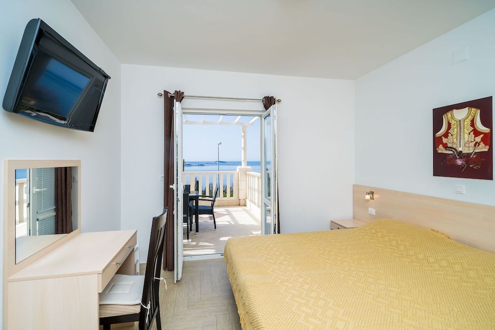 Apartment (Two-Bedroom Apartment with Terrace)