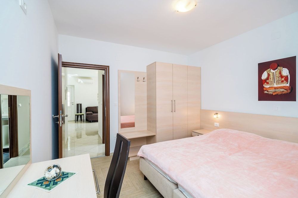 Apartment (Superior One-Bedroom Apartment)