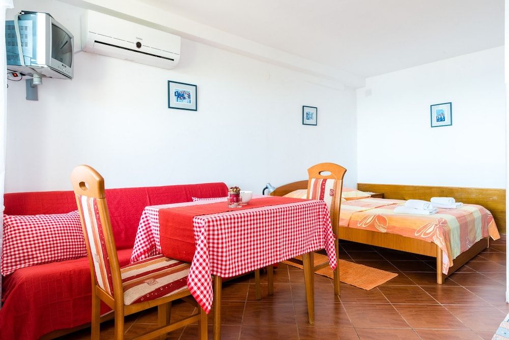 Studio, Terrace