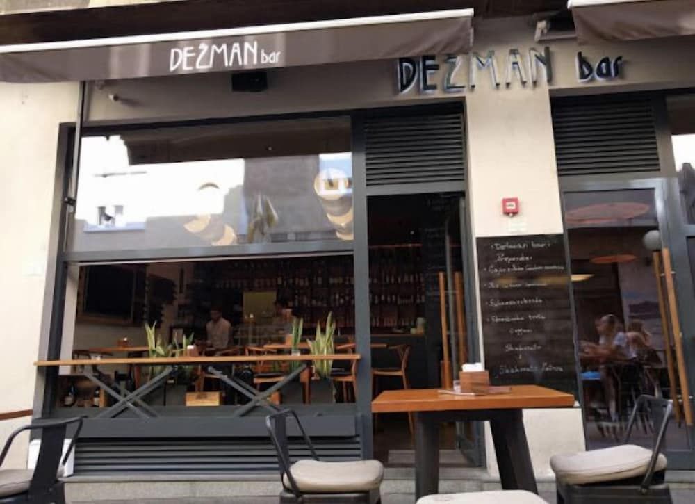 undefined Residence Park 7