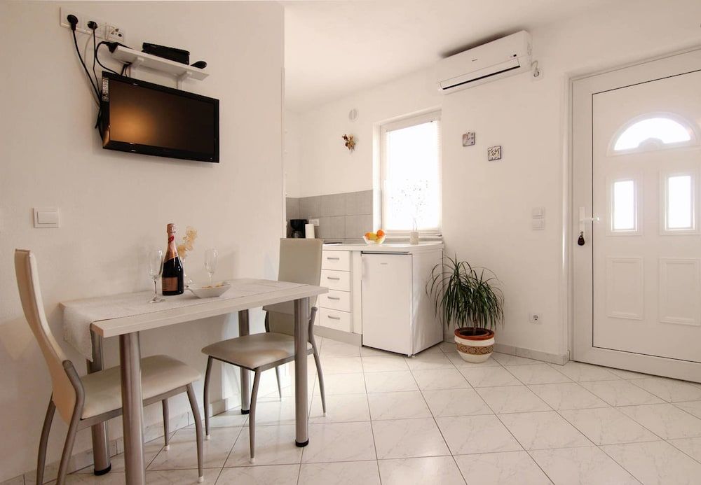 Apartments Pera Comfort Apartment, 1 Bedroom, Terrace 4