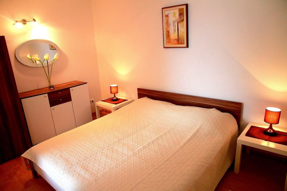 Apartments Pera Comfort Apartment, 1 Bedroom, Terrace 2