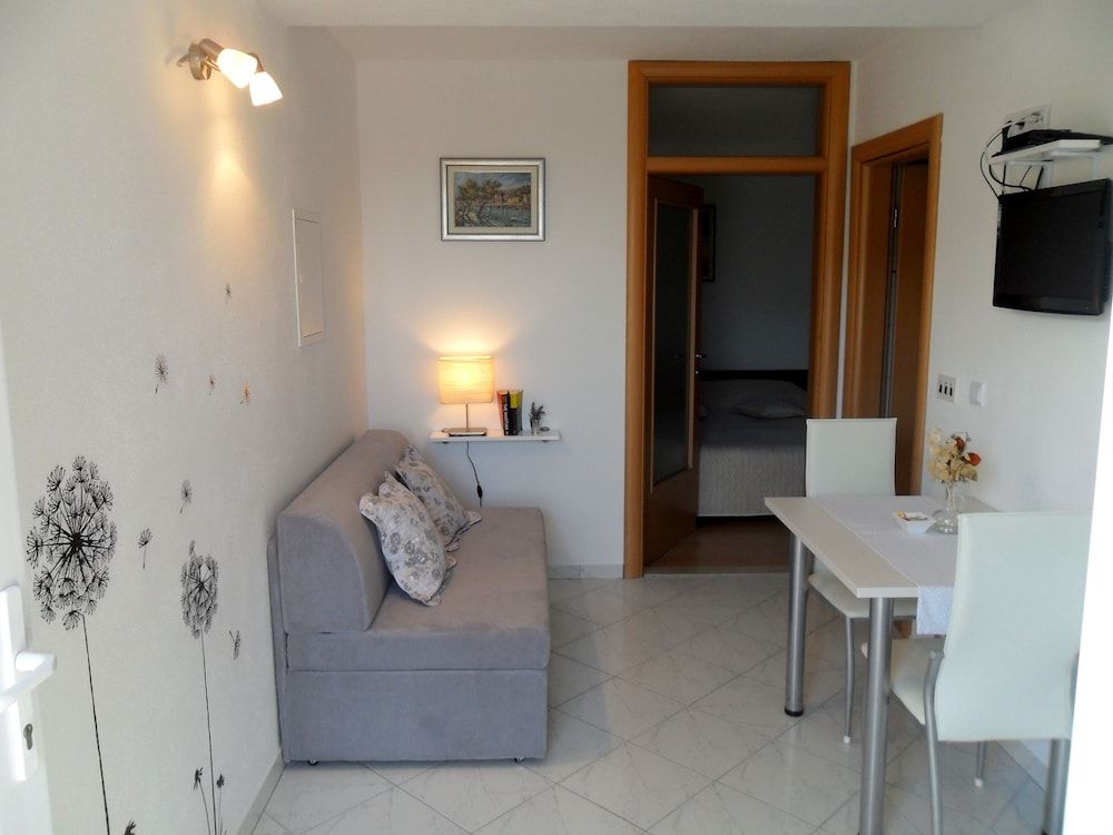 Apartments Pera Comfort Apartment, 1 Bedroom, Terrace 10