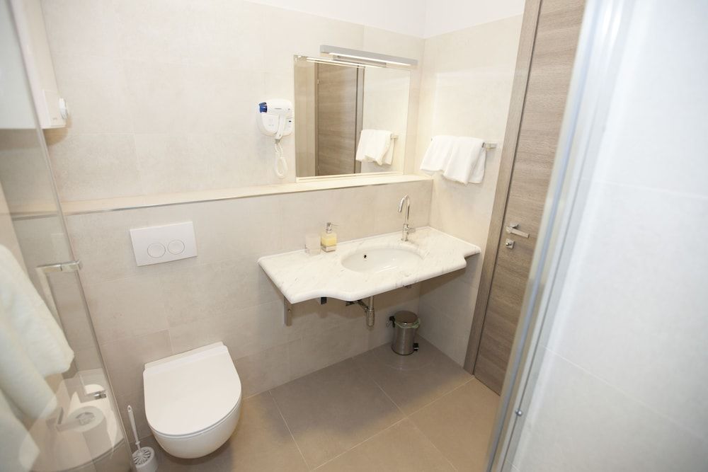 Tifani Luxury Rooms Double or Twin Room 20